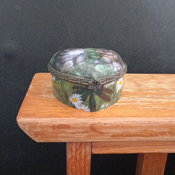 Trinket - Picture 3 of 10